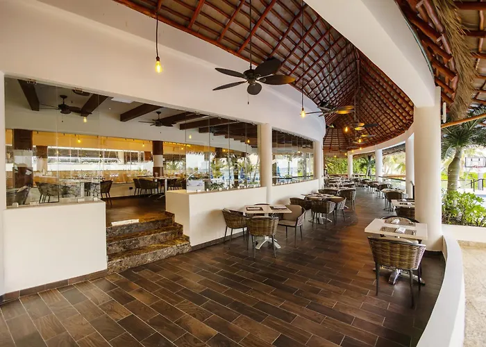 The Reef Playacar Beach Resort & Spa